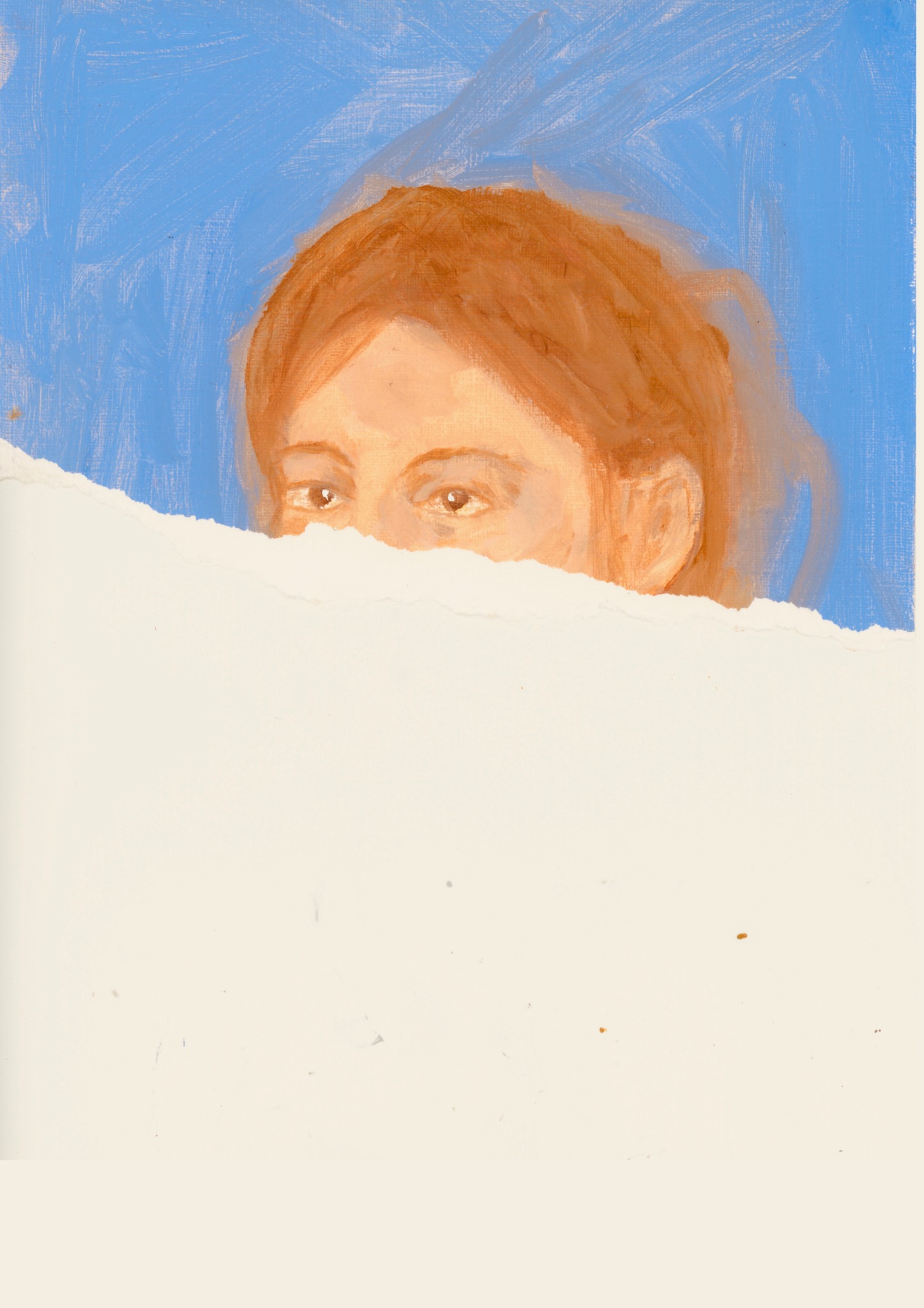 Regard d’une femme rousse émergeant d’une page blanche sur fond bleu